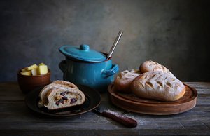 Stilleben med håndverksbrød av Fangping Zhou