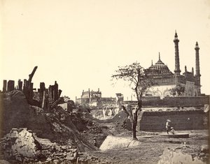 Batteri i nærheten av Begum Kotie. Andre angrep av Sir Colin Campbell i mars 1858 av Felice Beato