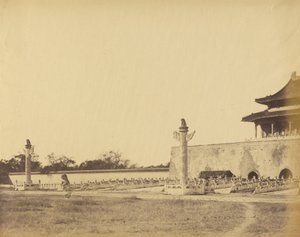 Inngang til vinterpalasset, Pekin, oktober 1860 av Felice Beato