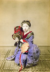 Geisha som spiller tsuzumi, Japan, 1882 av Felice Beato