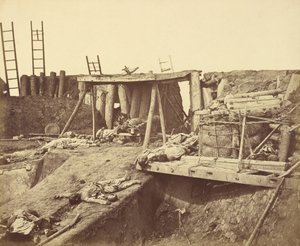 Interiør av vinkelen til Taku North Fort umiddelbart etter fangst av storm av Felice Beato