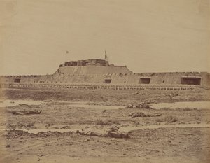 Baksiden av det nordlige fortet etter fangsten, viser tilbaketrekningen til den kinesiske hæren, 21. august 1860 av Felice Beato