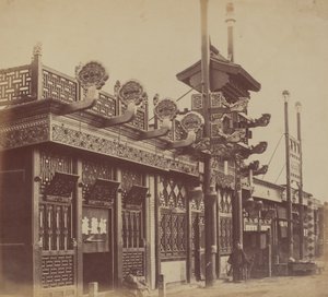 Butikker og gate, den kinesiske byen Pekin, oktober 1860 av Felice Beato