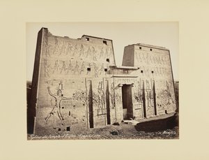Pylon ved Edfu-tempelet (Egypt) av Félix Bonfils