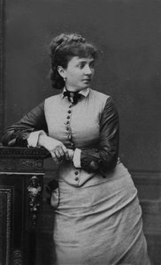 Fru Henriette Petit de Verissey, foto av Mulnier under verdensmessen i Paris i 1867