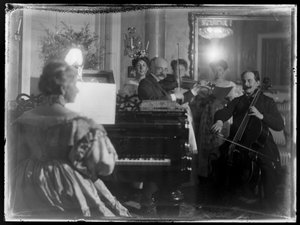 Salongmusikk av Ferdinand Schmutzer