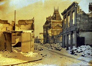 Chauny, Aisne, Frankrike, 1917 (autokrom) av Fernand Cuville