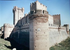 Utsikt over Castillo de la Mota, bygget for Juan II i 1440 av Fernando de Carreno
