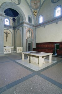 Utsikt over interiøret, bygget ca. 1420-29 av Filippo Brunelleschi