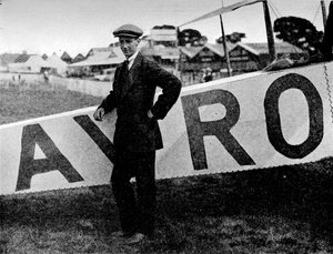 The Aerial Derby: piloten til Avro, Mr FP Raynham, 1913 1934. av Flight Photo