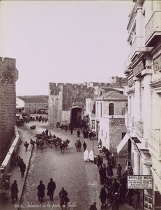 Interiør av Jaffa-porten, ca. 1870. av Félix Bonfils