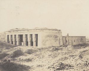 Dendera Tentyris, Temple of Athor - General View, 1851-52, trykt 1853-54. av Félix Teynard
