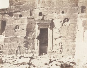 Kardâcy, helligdom, nisjer og inskripsjoner skåret i steinbruddene, 1851-52, trykt 1853-54. av Félix Teynard