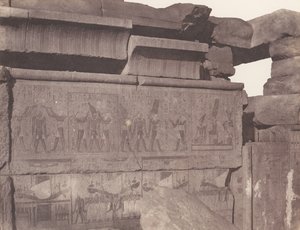 Karnak Theben, palass - konstruksjon av granitt - utskåret dekorasjon..., 1851-52, trykt 1853-54. av Félix Teynard