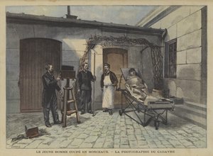 En ung mann kuttet i biter