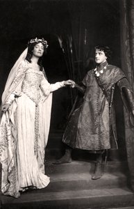 Dorothea Baird 1875-1933 og Harcourt Williams 1880-1957 i Paola og Francesca, 1907. av Foulsham and Banfield