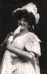 Marie Studholme 1875-1930, engelsk skuespillerinne, 1900-tallet. av Foulsham and Banfield