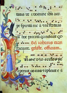 Ms 558 f.13v Historikert initial 'jeg' som viser St. Johannes evangelisten, med side med musikalsk notasjon fra et missal, tidlig på 1430-tallet av Fra Angelico