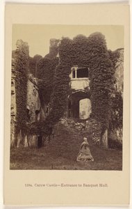 Carew Castle – Inngang til bankettsalen. av Francis Bedford