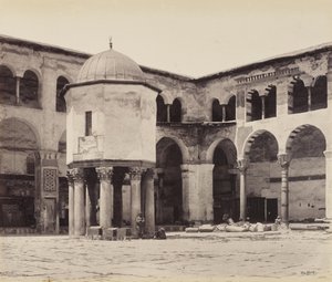 Fontene i gårdsplassen til den store moskeen (Umayyad-moskeen), Damaskus av Francis Bedford