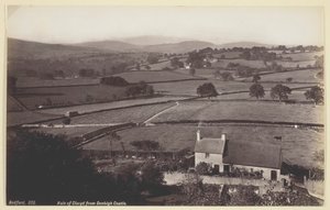 Vale of Clwyd fra Denbigh Castle, 186094. av Francis Bedford