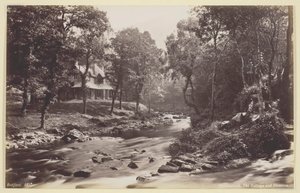 Watersmeet, The Cottage and Streams, 186094. av Francis Bedford