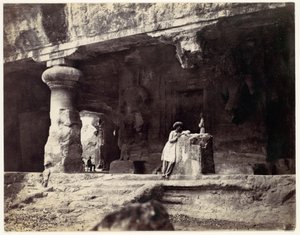 Elephanta fra Water Cave, Coombe Martin Bay, Watermouth av Francis Frith
