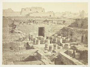 Ny utgraving ved Medinet-Haboo, 1860, trykt 1862. av Francis Frith