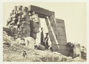 Granittpylonen, Theben, 1857. av Francis Frith