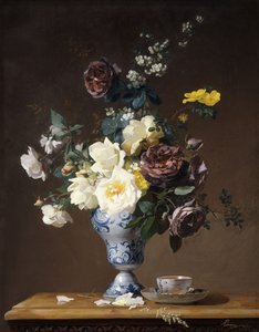 Roser og andre blomster i en blå og hvit vase og en tekopp på en avsats, 1876