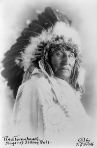 Red Tomahawk, dreper av Sitting Bull, ca. 1890-1910 (s/hvitt-bilde) av Frank Bennett Fiske