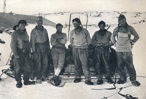 Løytt. Campbells Party på deres retur til Cape Evans, 7. november 1912, 1913