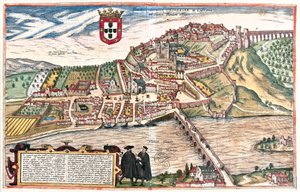 Coimbra, Portugal. De to akademikerne sett i lærd diskusjon i forgrunnen viser ytterligere visuell referanse til universitetet (gravering av Franz Hogenberg
