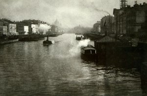 Fontanka-elven i St Petersburg, Russland, 1900-tallet av Fred Boisson