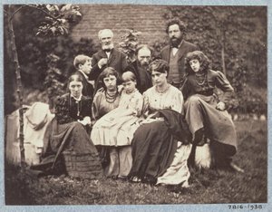 William Morris (1834-96) Sir Edward Burne-Jones (1833-98) og deres familier, 1874 (sepiafoto)