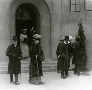 King George V og Queen Mary ved London Zoo Aquarium, 1924 av Frederick William Bond
