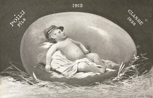 1915, påskekort som viser allerede bevæpnet babysoldat i egg av French Photographer