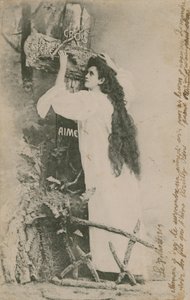 Crois Espere Aime (Believe Hope Love). Postkort sendt i 1913. Håndskrift på høyre kant er personlig melding mellom familiemedlemmer. av French Photographer