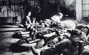 Kuttere på jobb i Thiers, slutten av 1800-tallet (s/hvitt-bilde) av French Photographer