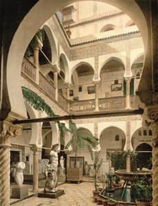 Entrance Hall, Museum of Antiquities, Alger, pub. ca. 1900 av French Photographer