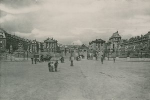 Fasadeprincipale, sett forfra (fotogravyr) av French Photographer