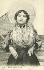Jente kledd som en matalote (farge litho) av French Photographer