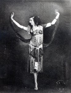 Ida Rubinstein i rollen som Salome (bw-bilde) av French Photographer