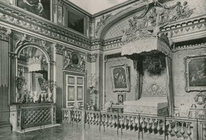 La Chambre a couche de Louis XIV, Sengerommet til Louis XIV (fotogravyr) av French Photographer