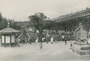 Le Jardin du Palais-Royal, Garden of Palais-Royal (fotogravyr) av French Photographer
