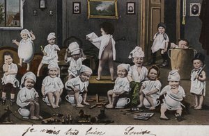 Mange babyer på pottene sine av French Photographer