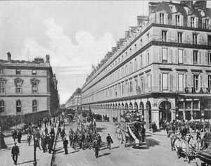 Paris - Rue de Rivoli (s/hvitt bilde) av French Photographer