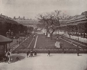 Paris: Garden of the Palais Royal (s/hvitt bilde) av French Photographer