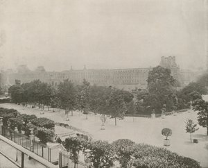 Paris: Hage overfor Tuileries-palasset (s/hvitt-bilde) av French Photographer