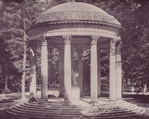 Paris: Kjærlighetens tempel, Versailles (s/hvitt-bilde) av French Photographer